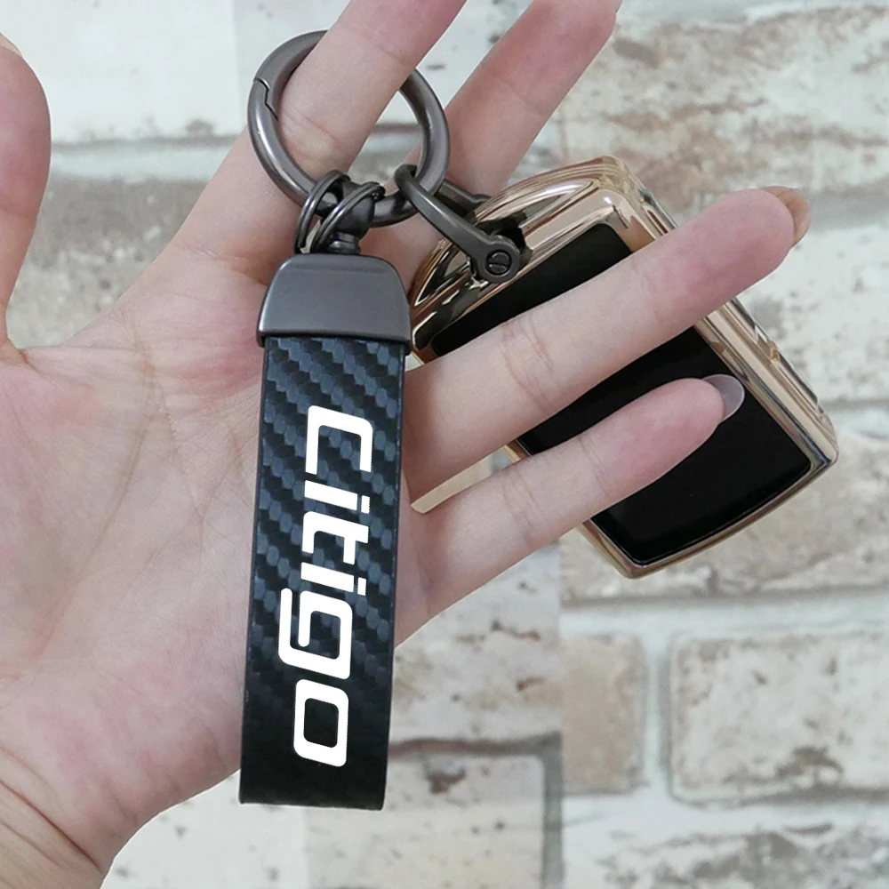 

High-Grade Car Keychain Ring Carbon Fiber Metal Keychain Horseshoe Buckle for Skoda CITIGO Car Accessories Citigo Key chain