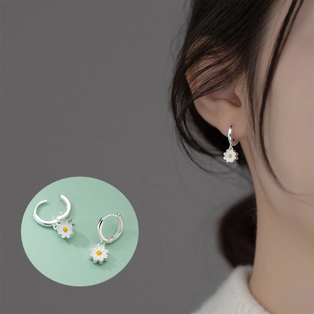

2023 New Daisy Flower Pendant Hoop Earrings For Women Korean Sweet Cute Hanging Earrings Girl Wedding Party Jewelry Gift