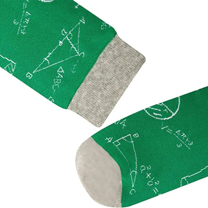 Математические носки с геометрическим узором