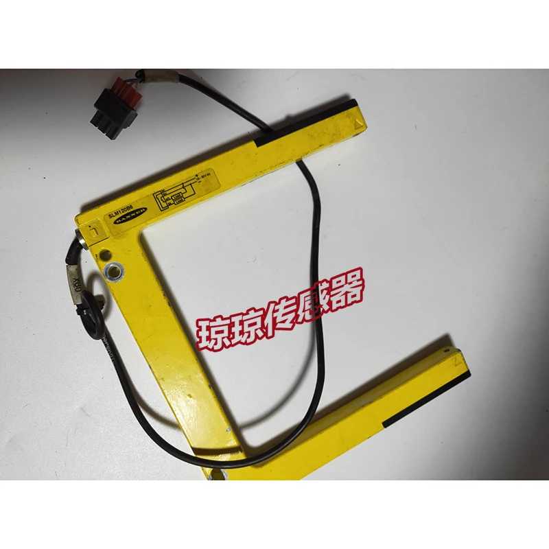 

Новый оригинальный фотоэлектрический сенсор SLM120B6