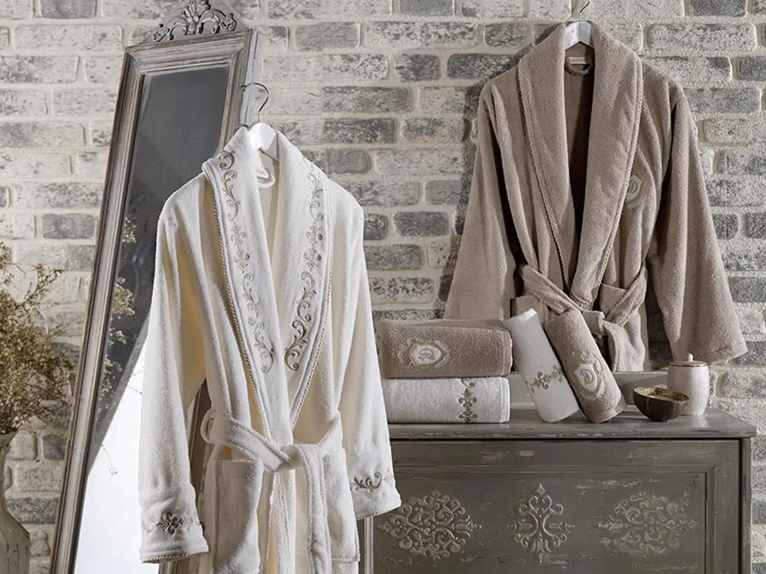 

Sultan Luxury Embroidered Cotton Bathrobe Set Cream Beige