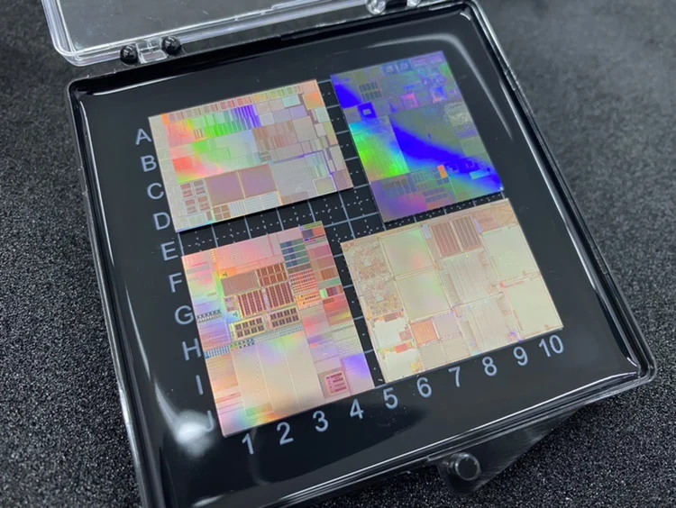 

Integrated Circuit Silicon Chip Cpu Core Semiconductor Dicing Silicon Wafer Memory Card Chip Ic Single Crystal Chip Exhibition