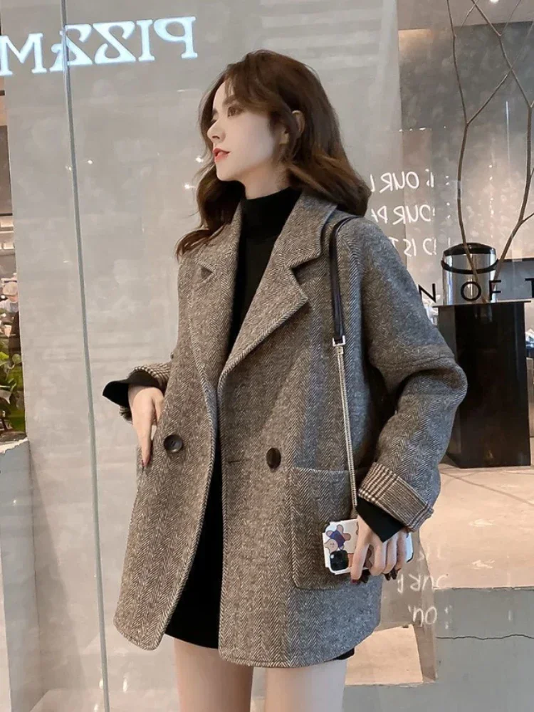 Пальто женское шерстяное двубортное