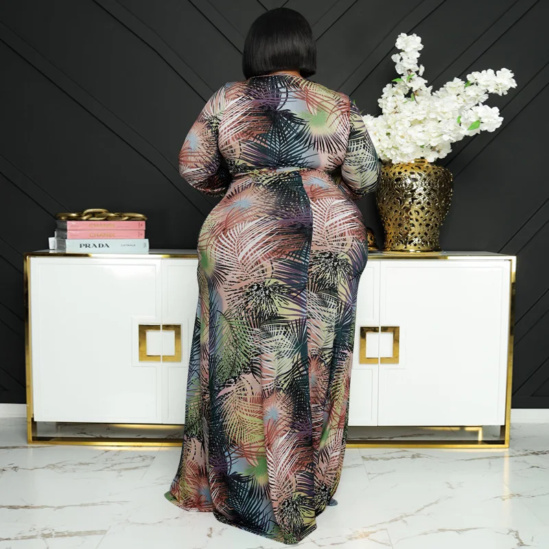 Женское платье с V-образным вырезом длинным рукавом и поясом