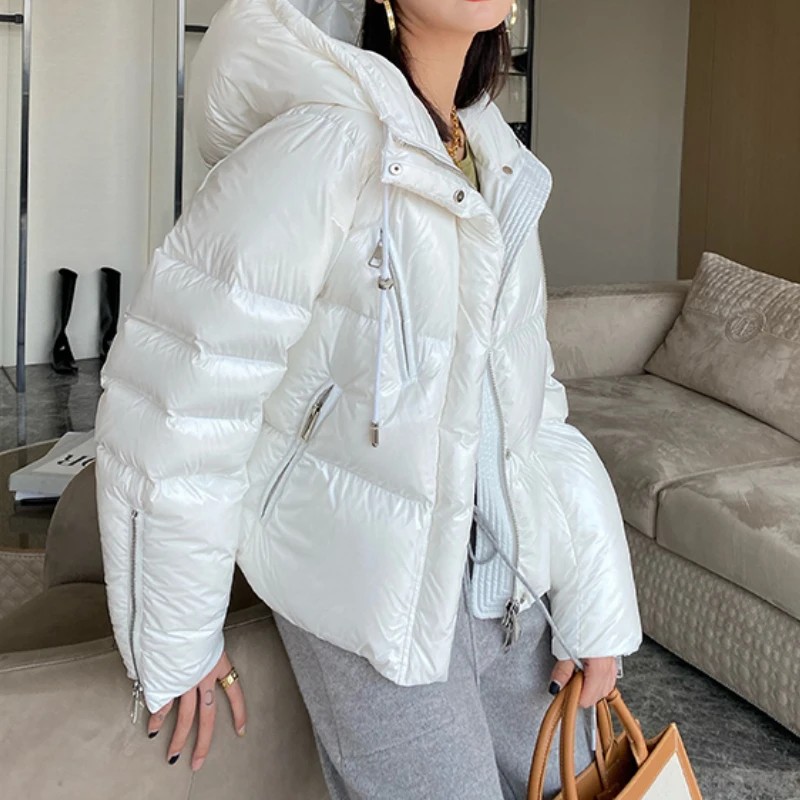 2023 New Fashion Glossy Loose Thick Warm Short Parkas Bread Clothes Hooded White Duck Down Coats Snow Wear Puffer Jackets Women