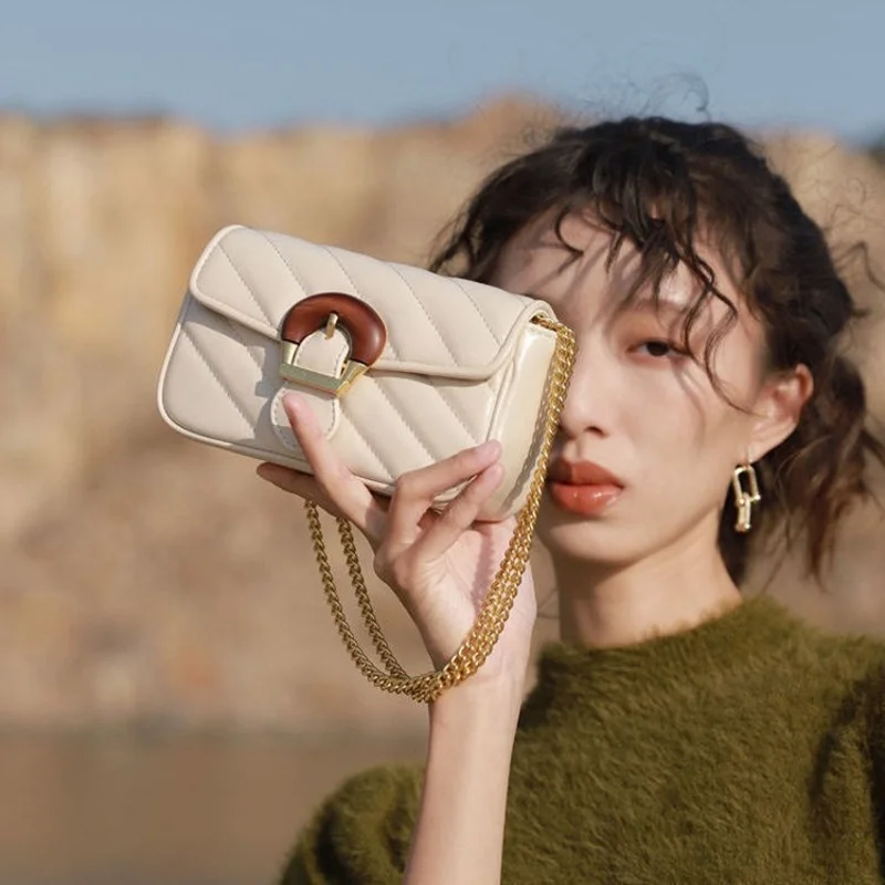 

Женская сумка 2022, трендовые модные кожаные сумки через плечо для женщин, роскошные дизайнерские женские сумочки с цепочкой 2022, сумки