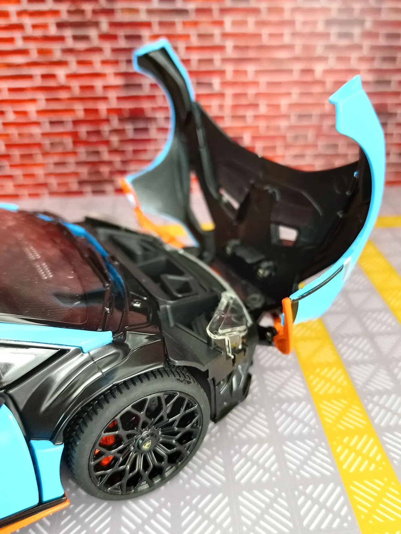 Растар 1:18 Lamborghini Huracan STO Суперкар Модель автомобиля Игрушечная машина двери с обеих сторон, которую можно открыть тонкое качество изготовления (art.: 3920d2f5d7d89) - 3920d2f5d7d89