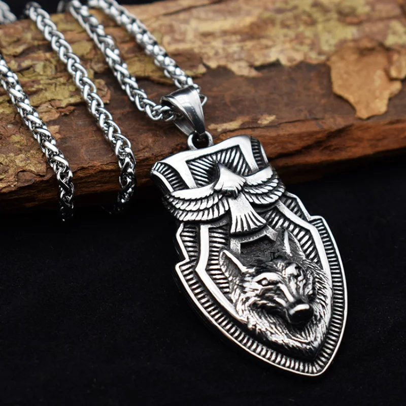 

New Fashion Retro Eagle Shield Pendant Necklace Domineering Wolf Head Animal Necklace Men's Luxury Fashion Jewelry Accessories