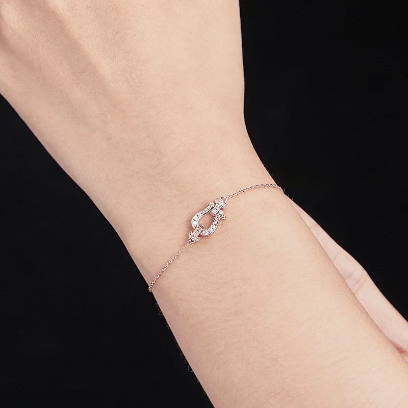 

Net celebrity live streaming the same style of horseshoe bracelet female micro studded with diamonds simple 100 hand accessories
