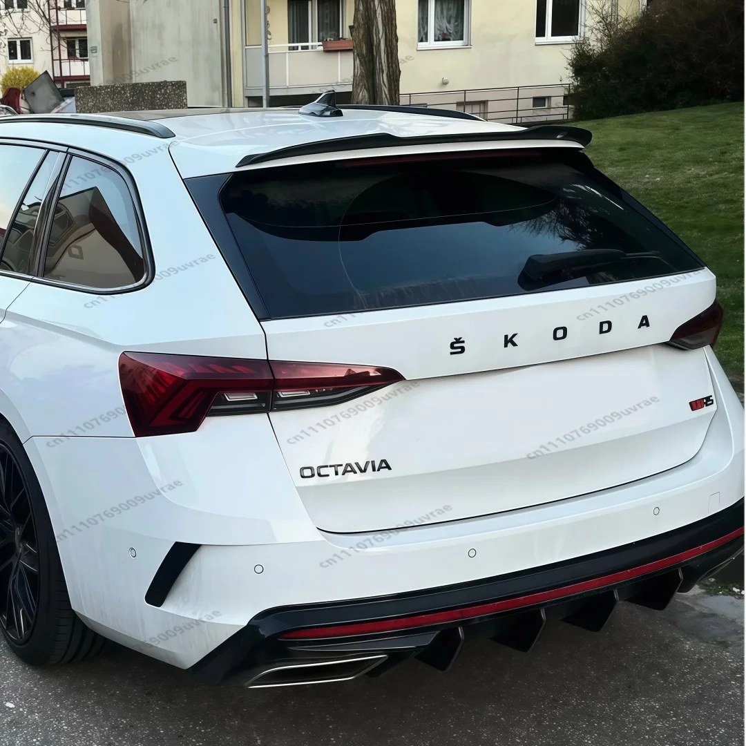 Фото Задний спойлер Maxton Style для крыши Skoda Octavia MK4 Combi RS Sportline Standard 2019-2023, элементы внешнего тюнинга автомобиля №3