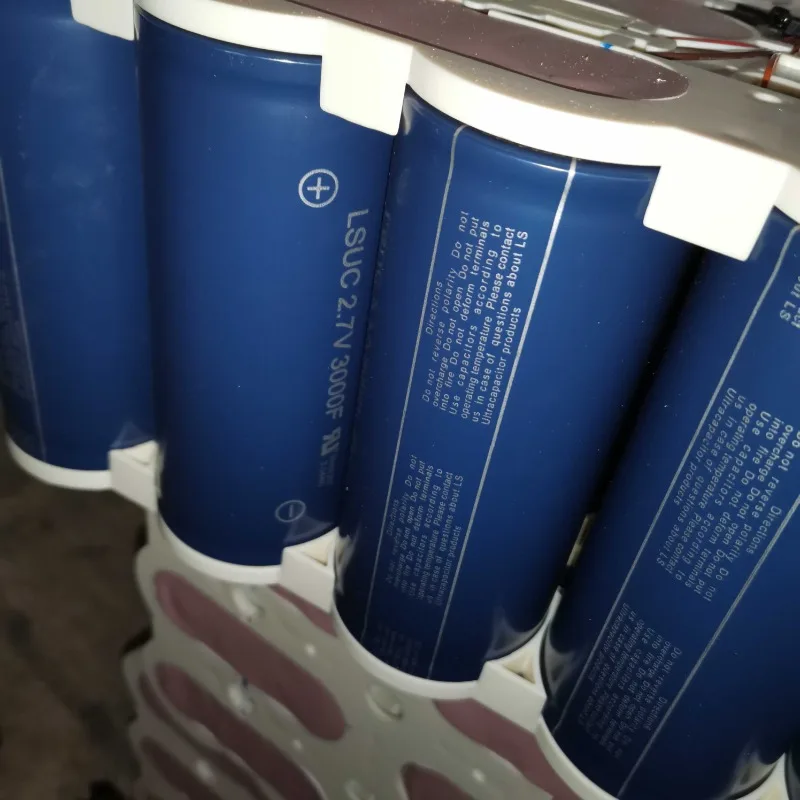 Ультраконденсатор LSUC 2 7 В 3000 Ф 48 165