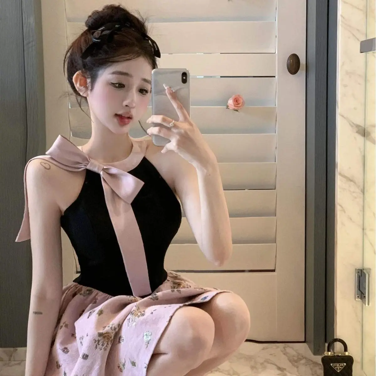 

Платье женское летнее короткое без рукавов, с помпонами