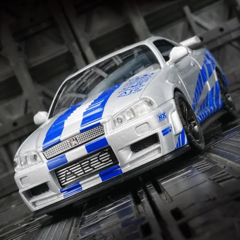 Модель гоночного автомобиля Nissan Skyline Ares GTR R34
