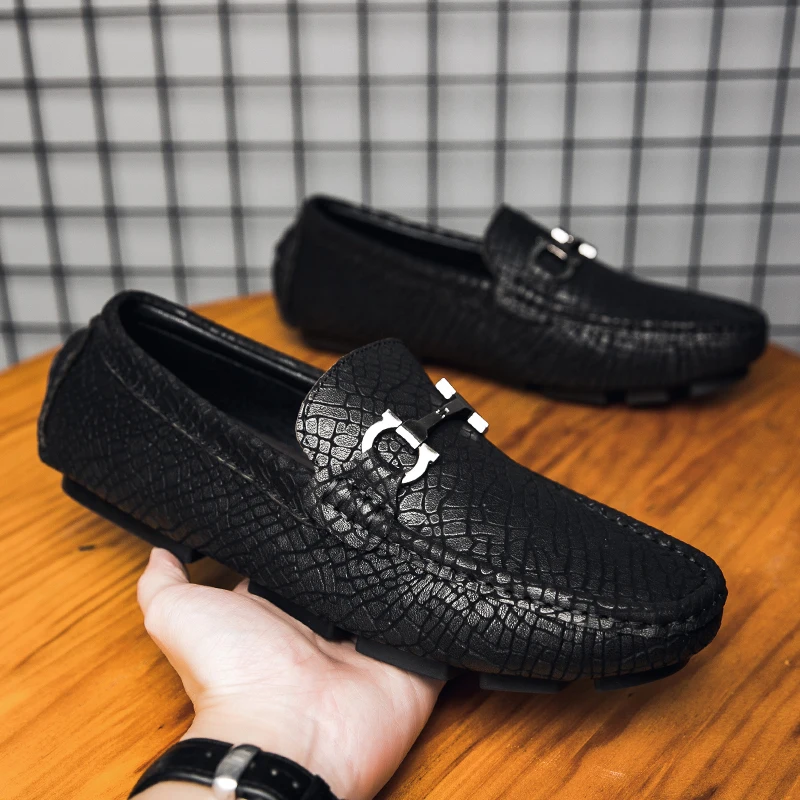 

2022 Trend Upscale Casual Leather Male Shoes New Slip on Formal Loafers Men Moccasins Flats Driving Retro Shoes for Man