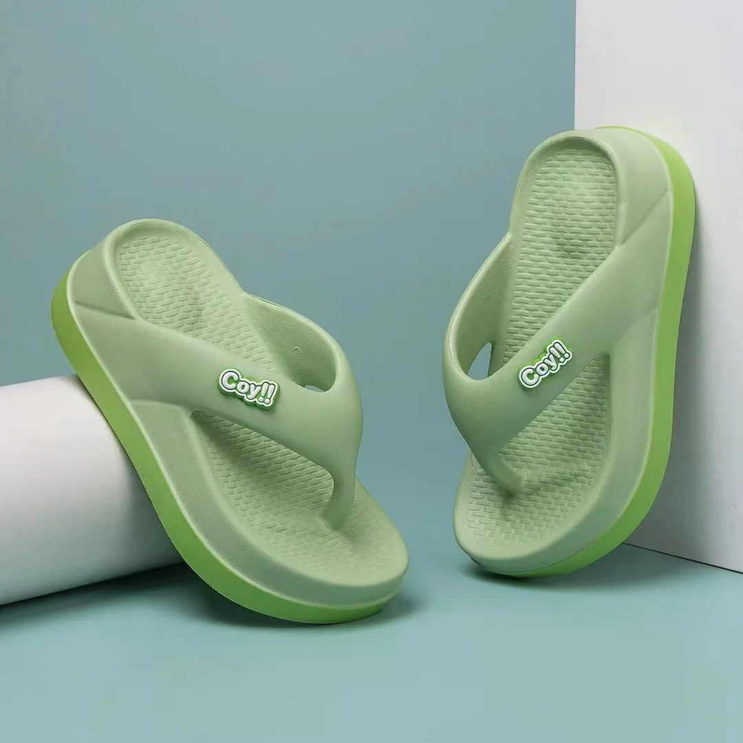 Летние женские шлепанцы пляжные Нескользящие толстые Искусственные