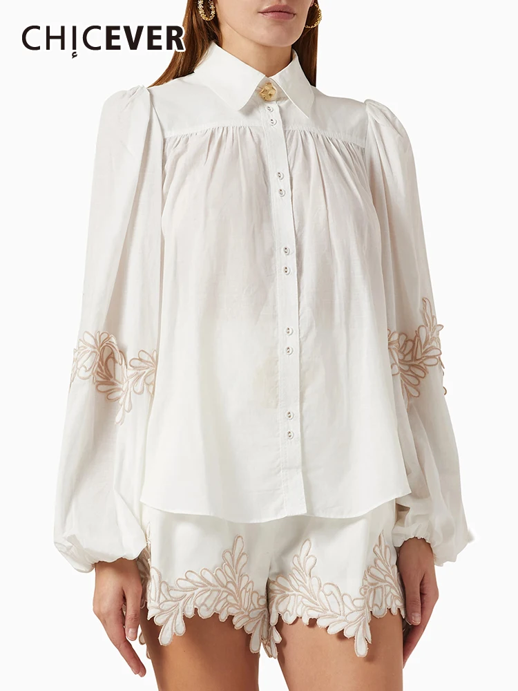 

Женский комплект из двух предметов CHICEVERE, комплект из двух предметов с отворотом и длинными рукавами, рубашка с высокой талией и Соединенным ремнем, шорты с вышивкой, 2023