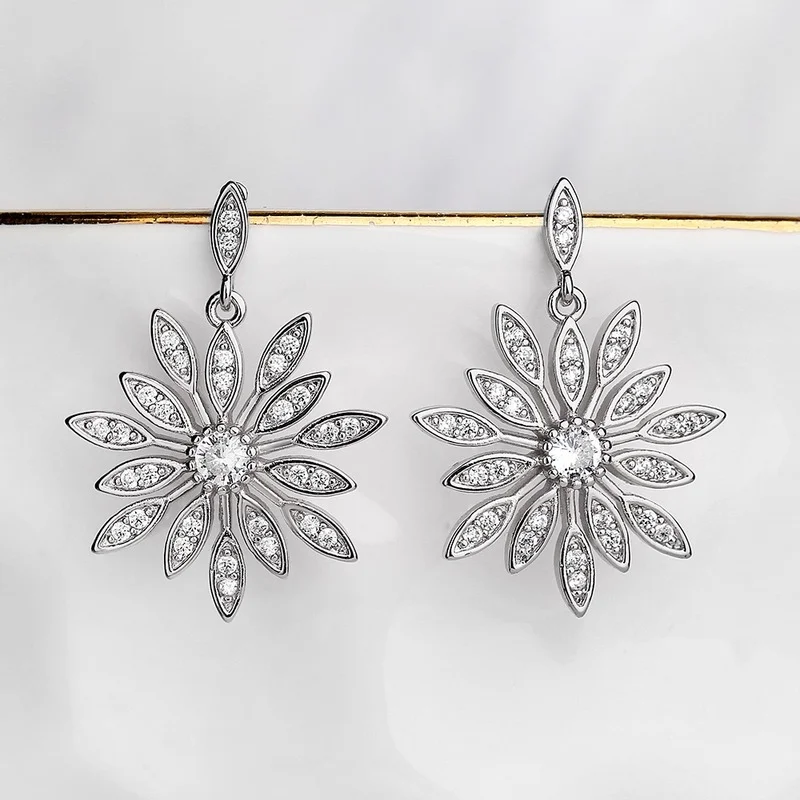 

New Fashion Simple White Flower Zircon Stud Earrings for Womens Wedding Party Accessories Valentine's Day Gifts