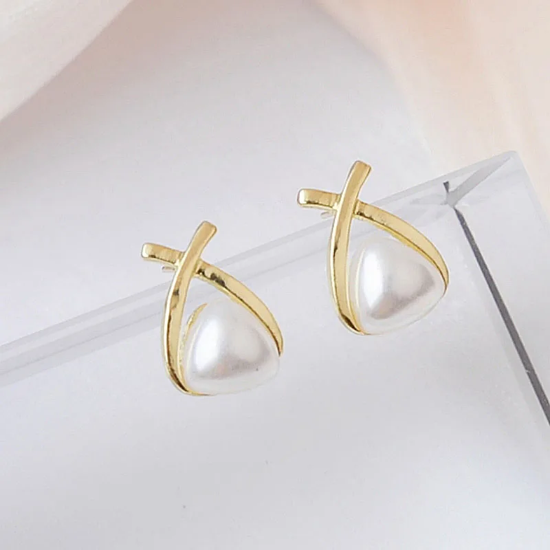 

Gold Color Cross Triangle Stud Earrings for Women Imitation Pearl Small Earrings Korean Fashion Girls Lovely Ear Jewelry brincos