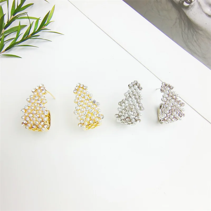 

2023 New Simple Diamond Studded Christmas Tree Earrings, Small Crowd, Fresh and Fashionable, Wild Ear Accessories Wholesale