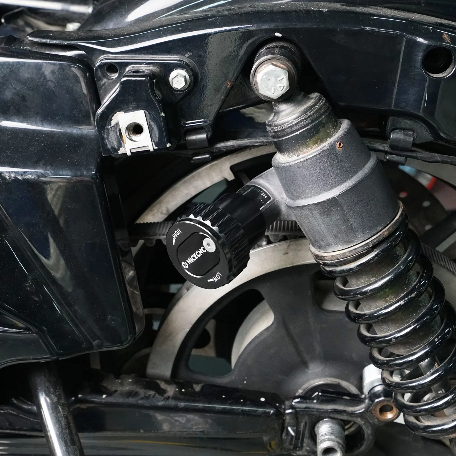 Фото Регулятор заднего амортизатора для Harley Touring Road Glide Road King Street Glide CVO Road Glide Electra Glide Замена 54000141 №4
