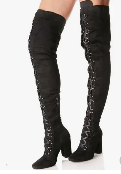 Пикантные зеленые женские ботинки на квадратном каблуке подиумные с острым