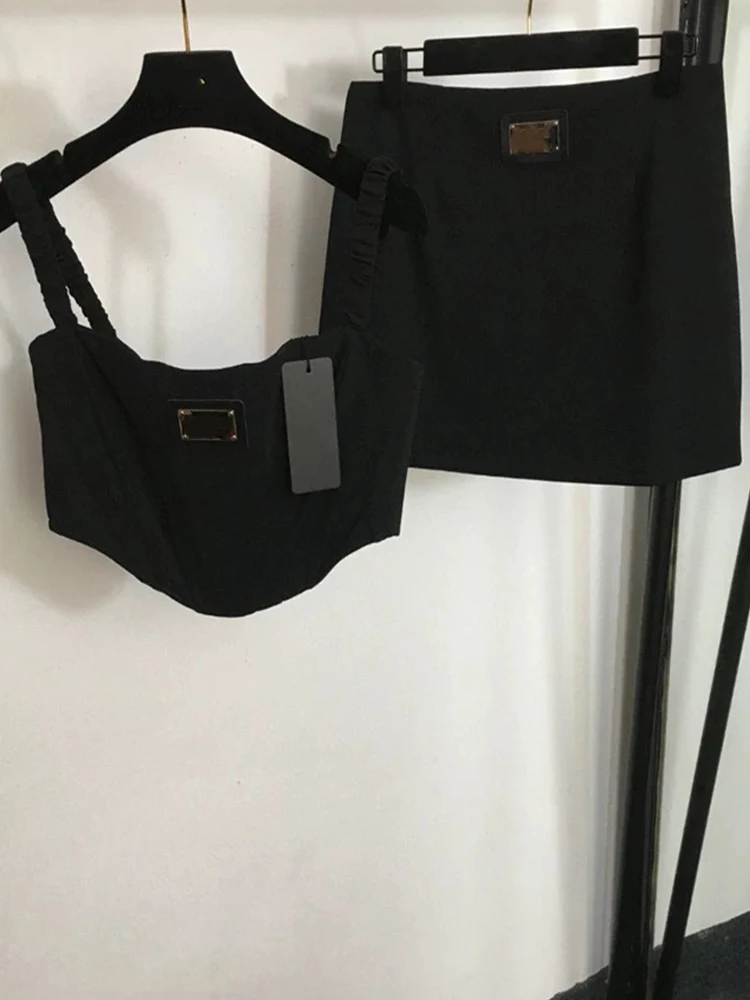 Роскошный летний женский костюм из двух предметов в стиле ретро с металлическими