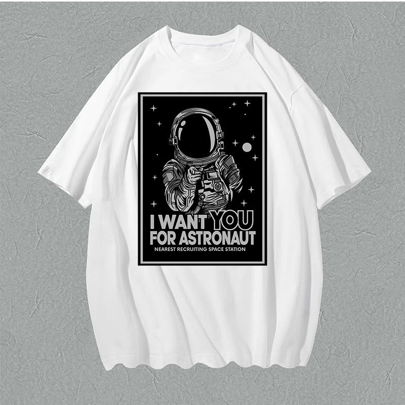 

Черно-белая большая футболка с надписью Love Game