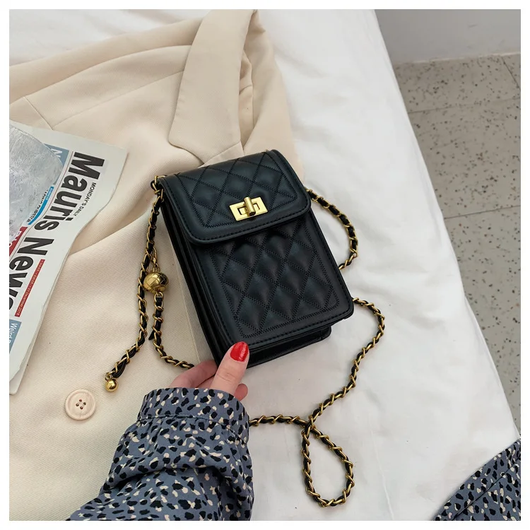 

2023 Winter New Lingge Chain Gilded Gold Ball Small Bag Women's Solid Soft Leather Crossbody Phone Bag