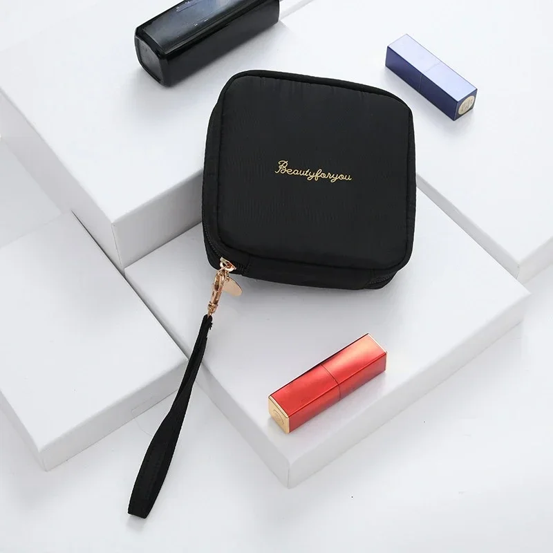 

Водонепроницаемая косметичка eTya