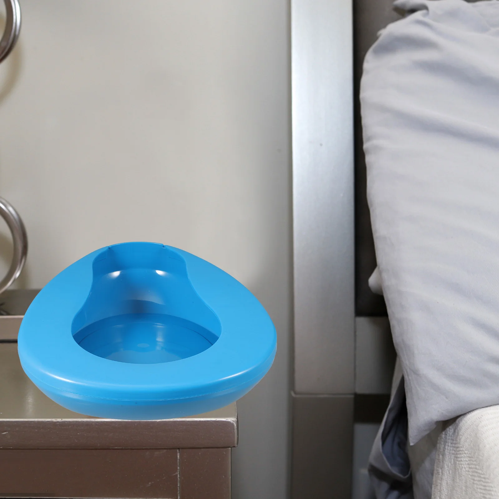 

Bedpan Bedpans Elderly Lying-in Woman First Aid Container The Plastic Bedridden Patient Supply Female Portable Urinal