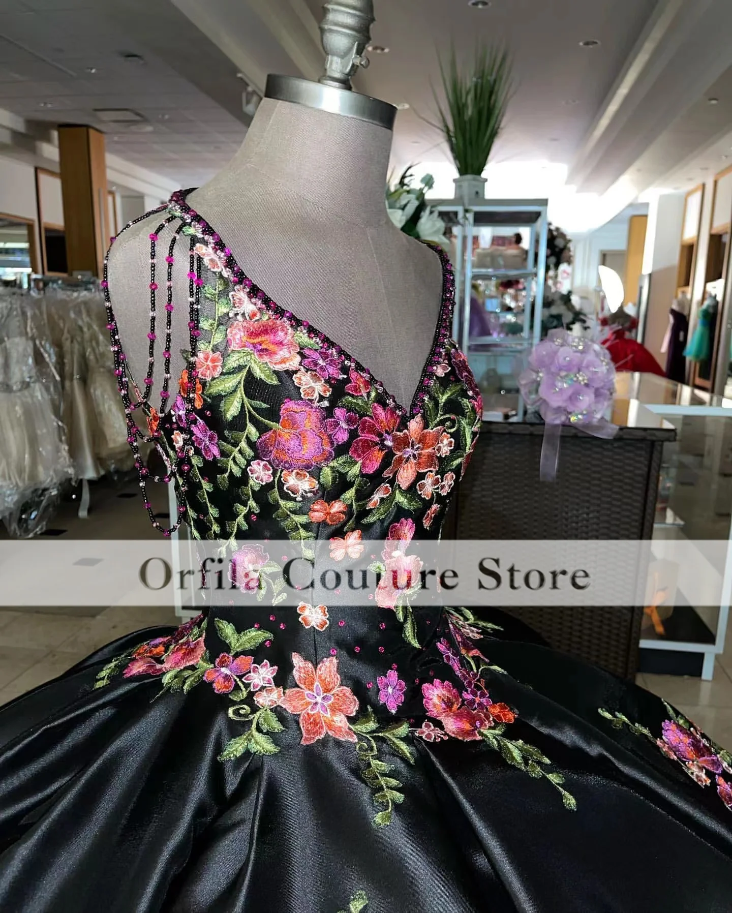 Фото Платья Charro 15 лет, черные платья Quinceanera с цветочной вышивкой, милые платья 16, мексиканское платье для выпускного вечера XV №3
