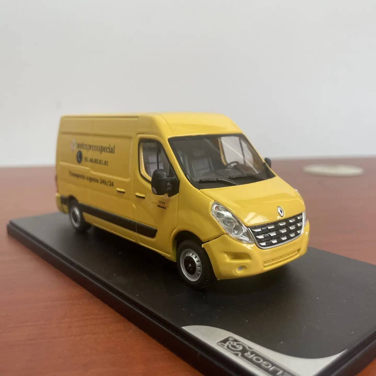 Фото Модель автомобиля Eligor 1:43, литая из сплава, Renault Master Geodis, классическая ностальгическая коллекционная модель, подарок для взрослых, сувенир, статическая модель для демонстрации №5