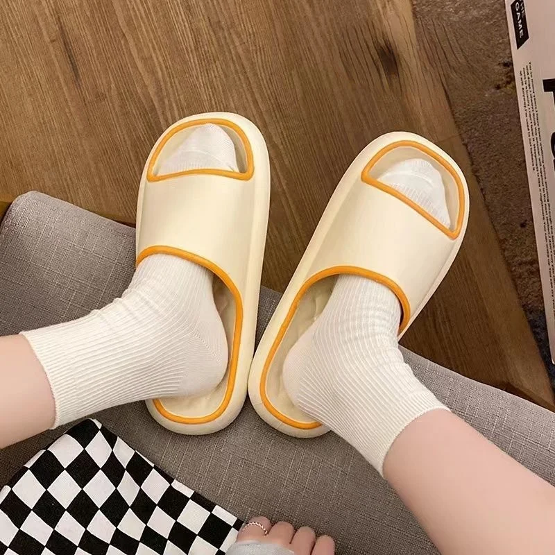 

Тапки женские на плоской платформе, милые повседневные, для дома и пляжа, белые, лето 2022