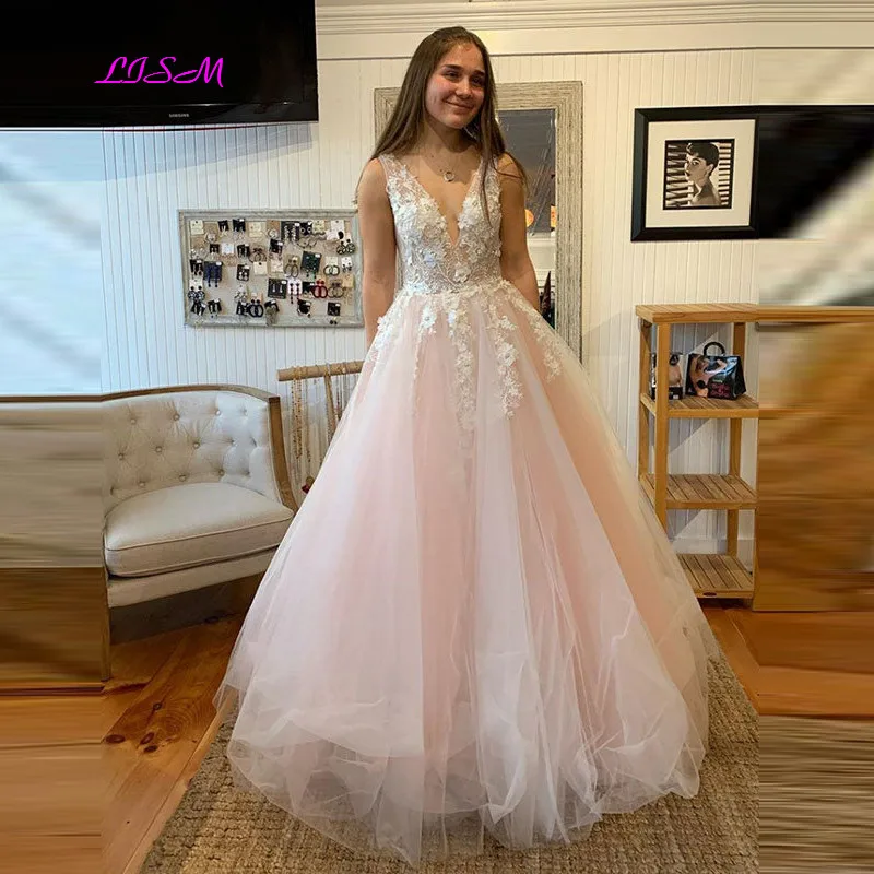 Купи Pink V-Neck Tulle Lace Long Prom Dress A-Line Sleeveless Appliuqes Floor Length Evening Dresses Sweet Prom Gowns за 5,754 рублей в магазине AliExpress