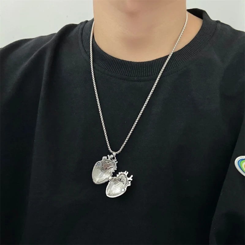 Женское ожерелье с кулоном в виде сердца