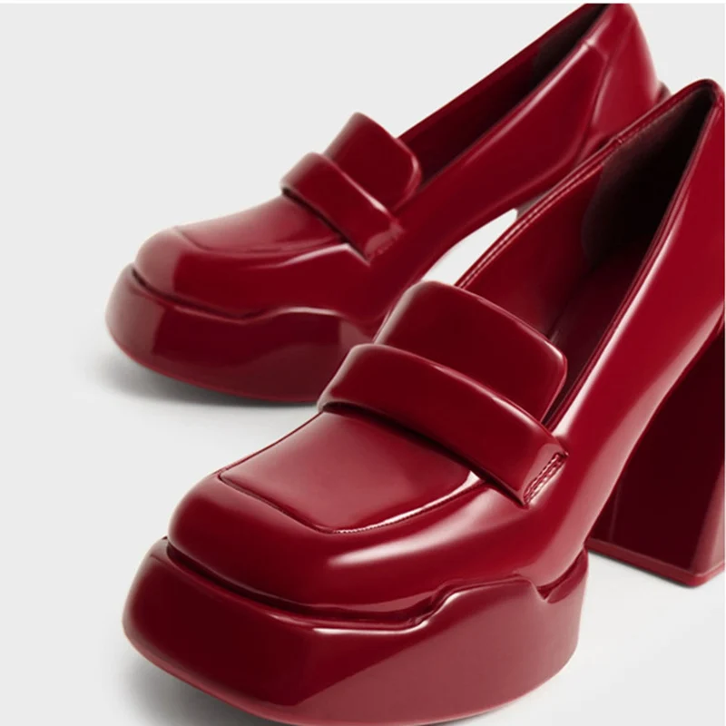 Лоферы на массивной платформе лакированная кожа без застежки повседневная обувь