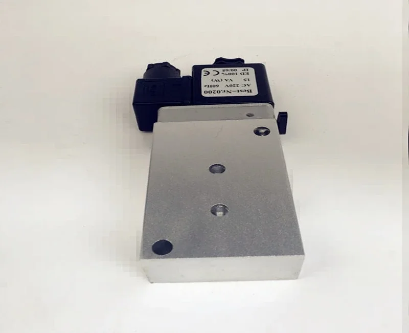 Пневматический двухпозиционный пятипозиционный электромагнитный клапан