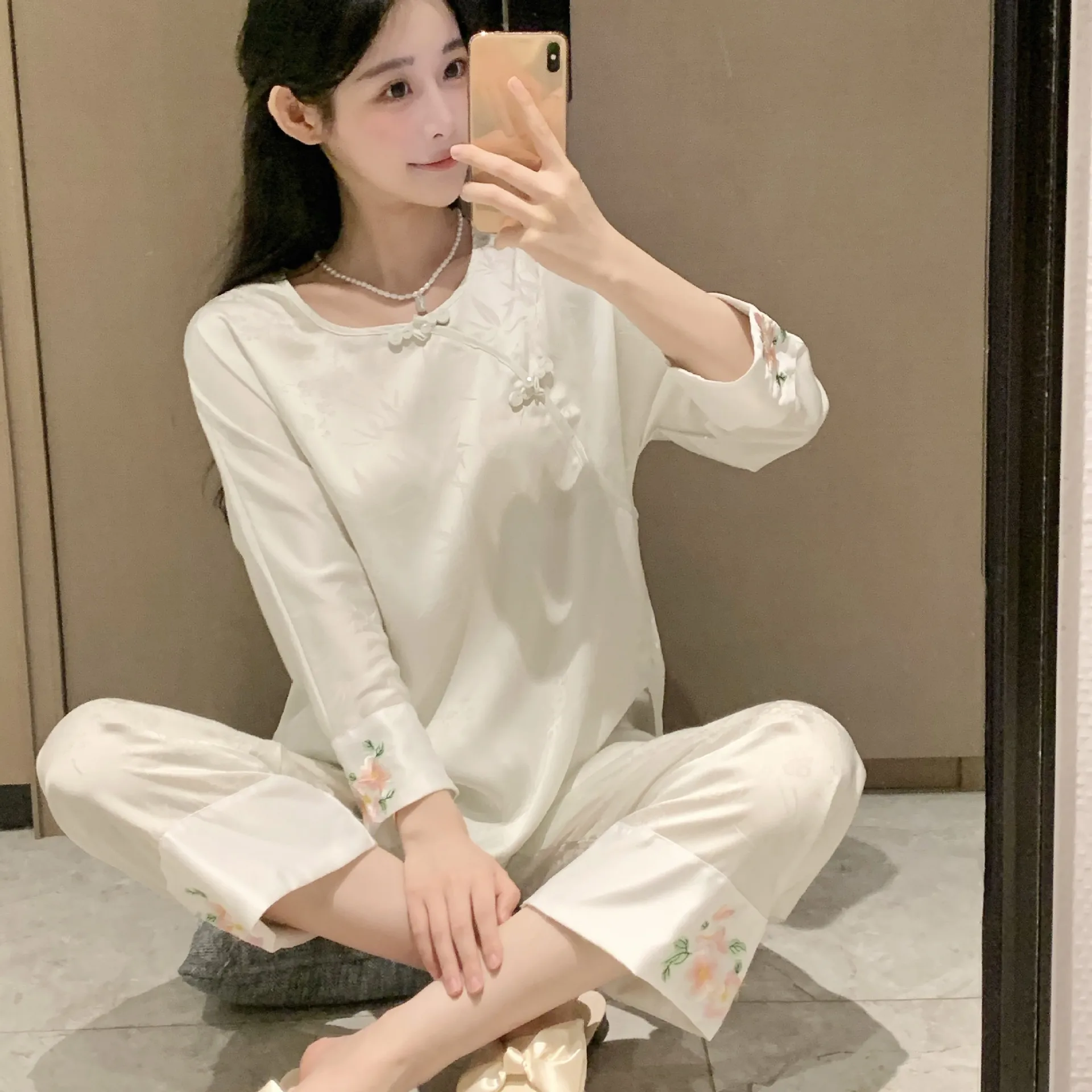 Пижамный комплект Женский из двух предметов с круглым вырезом нижнее белье