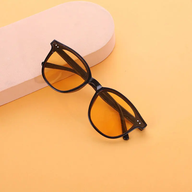 

2022 New Trendy Ins Sunglasses Yellow Sun Korean Fashion Trend Fashion Triangle Sunglasses Ladies Sunglasses