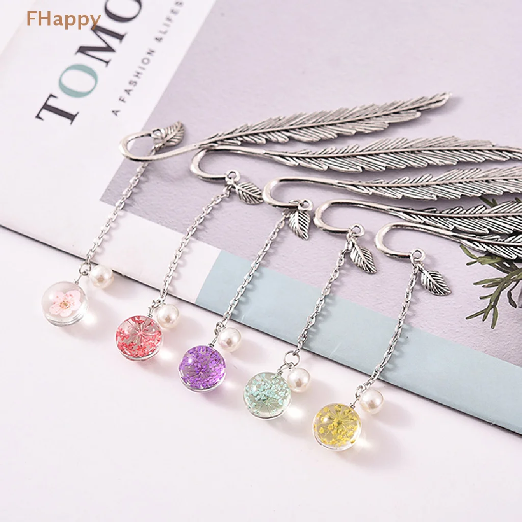 

Dry Flower Bookmark Retro Ball Pendant Book Label Cute Beautiful Book Page Mark Student Stationery Bookmarks For Books Gift