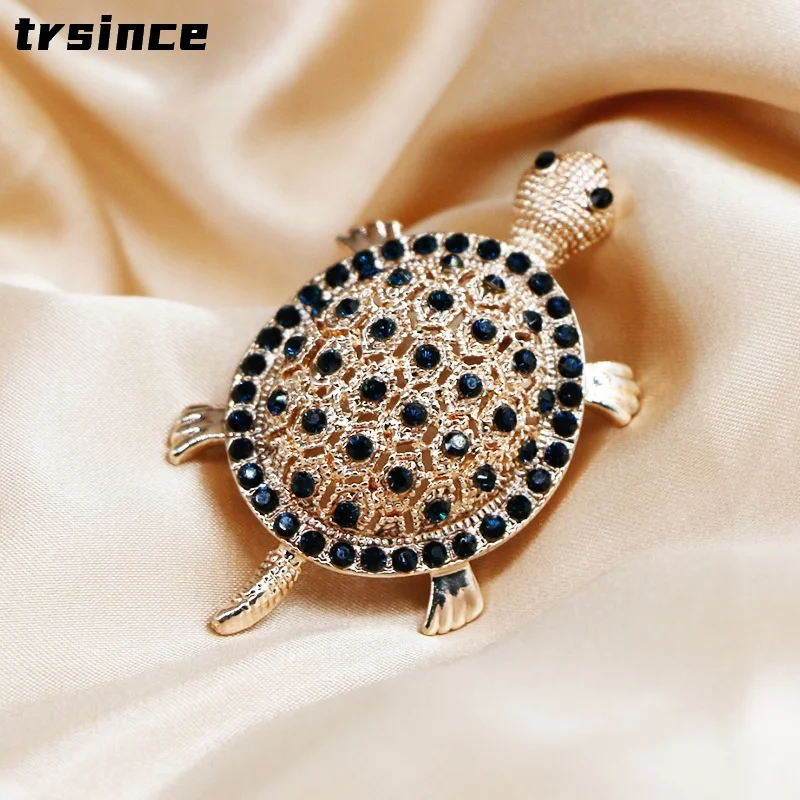

Creative New Rhinestone Turtle Brooch Pin Cute Kawaii Vintage Tortoise Brooches Kids Gift Animal Hijab Pins Bags Accessories