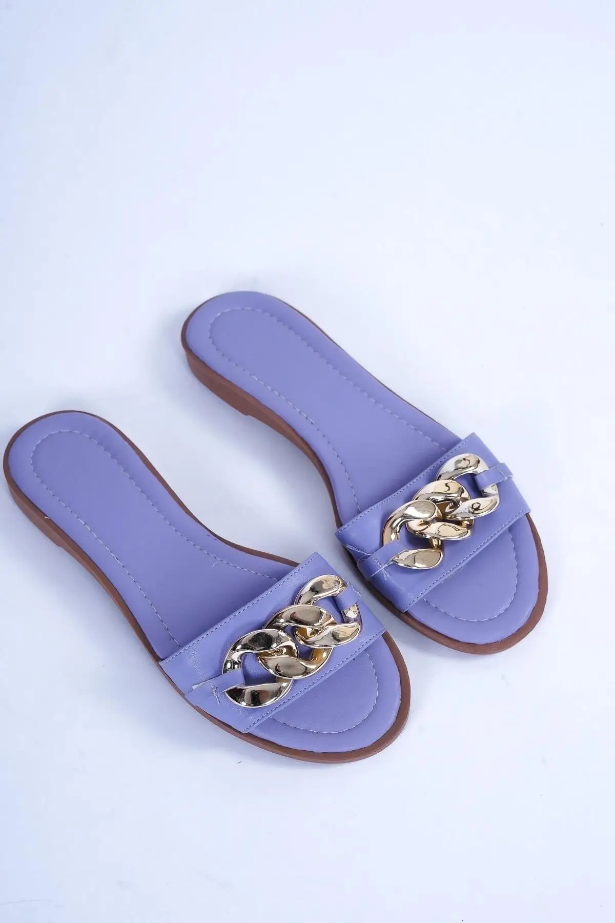 

Women lilac chain detailed flat slippers