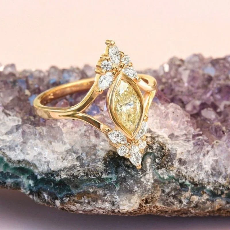 Золотое эмалированное кольцо с цветком рожденным драгоценный камень перидот