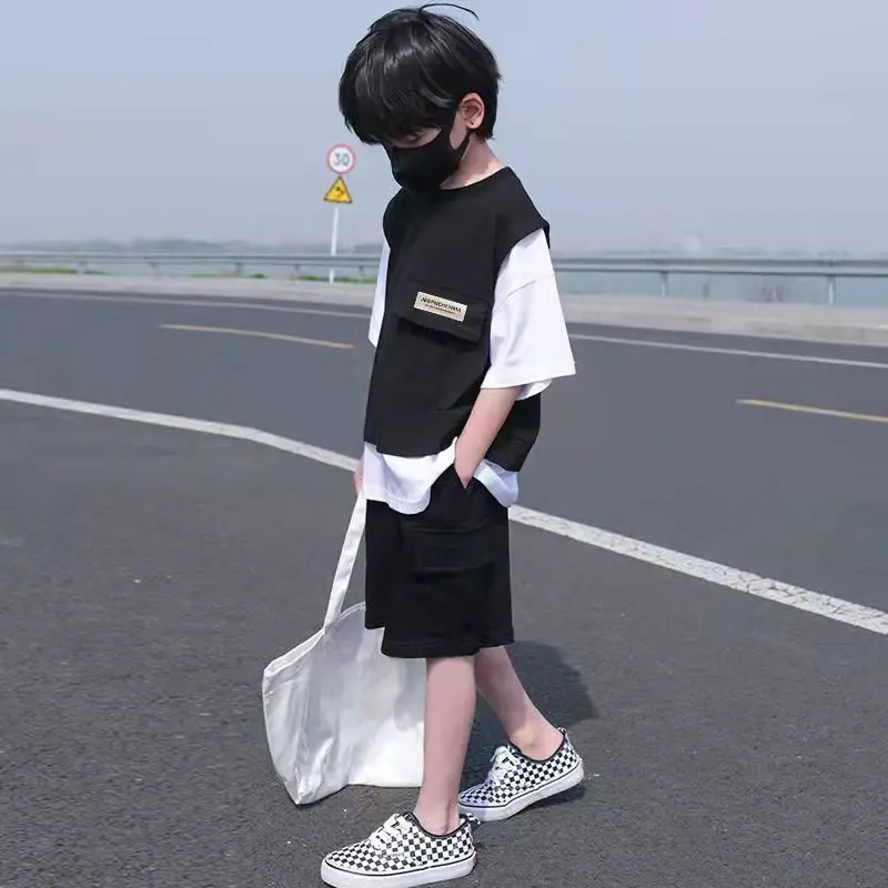 

Футболка с коротким рукавом и карманами + шорты для мальчиков 4-12 лет