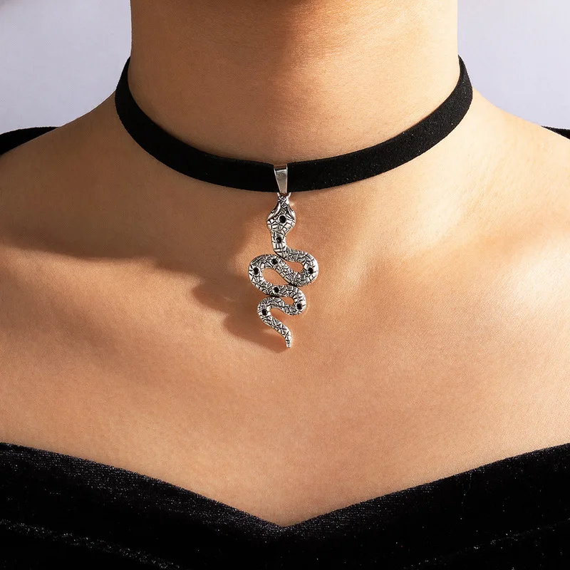 

Women's Neck Chain Fragrance Pendant Male Vintage Gothic Gold Pendant With Photo Snake Necklace Men's Neck Pendants for Earrings