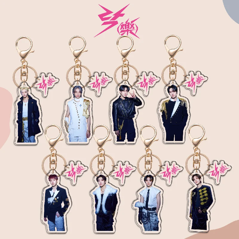 

NEW KPOP Stray Kids Acrylic Keychain Women Men Car Bag Fashion Key Ring Holder HyunJin HAN BANGCHAN CHANGBIN FELIX IN Fan Gift