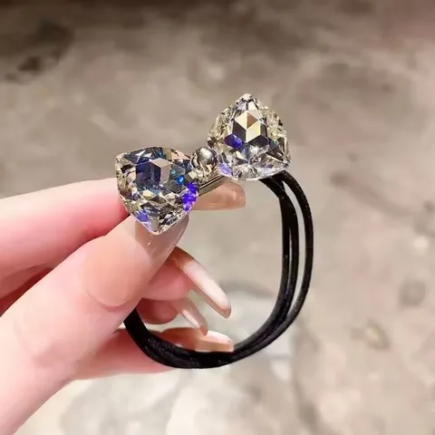 Эластичная резинка для волос с бантом