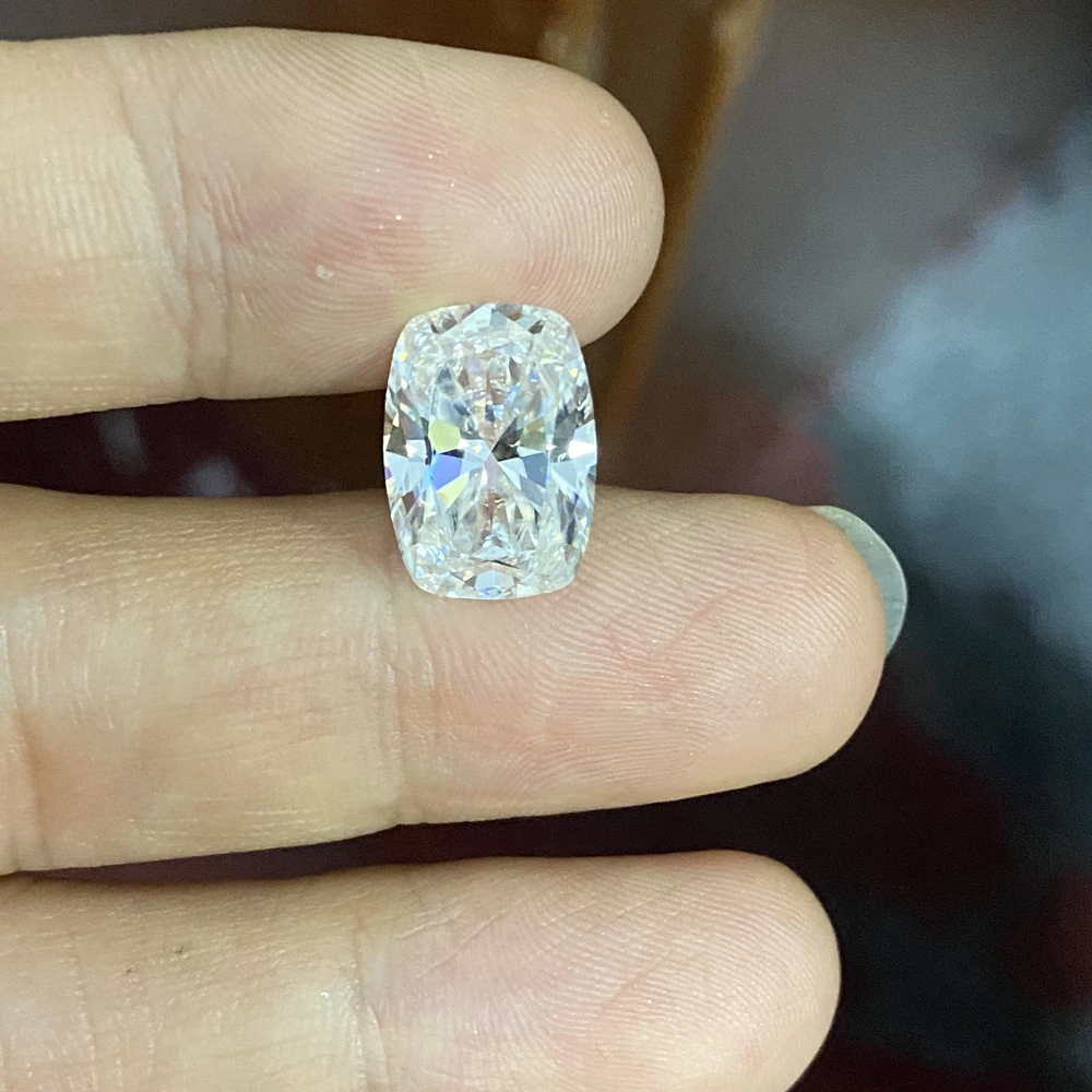 

Meisidian Big Size 10x14mm D VVS1 Elongated Cushion Iced Crushed Cut Loose Gemstone Moissanite Diamond Price