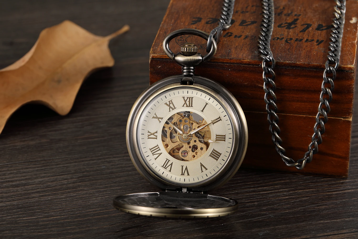 Vintage Hand-WInd Mechanical Luxury Pocket Watch Steampunk Men Watches Roman Numerals Clock With Fob Chain Gifts Reloj Hombre
