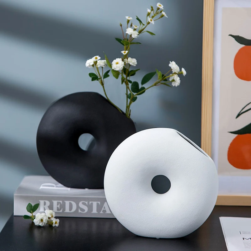 

Zwart Wit Donut Vazen Keramische Decoratieve Bloem Vaas Circulaire Ronde Vorm Tafelblad Bloempot Handgemaakte Kunst Vaas